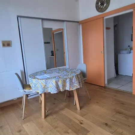 Vue Dent Du Piscine Proche Thermes Lägenhet