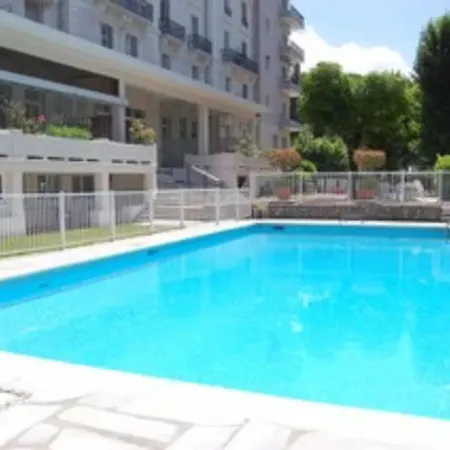 Vue Dent Du Piscine Proche Thermes Lägenhet *