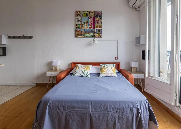 Vue Dent Du Piscine Proche Thermes